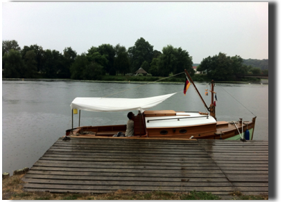 am Slip, bereit zum ausbooten am Slip, bereit zum ausbooten